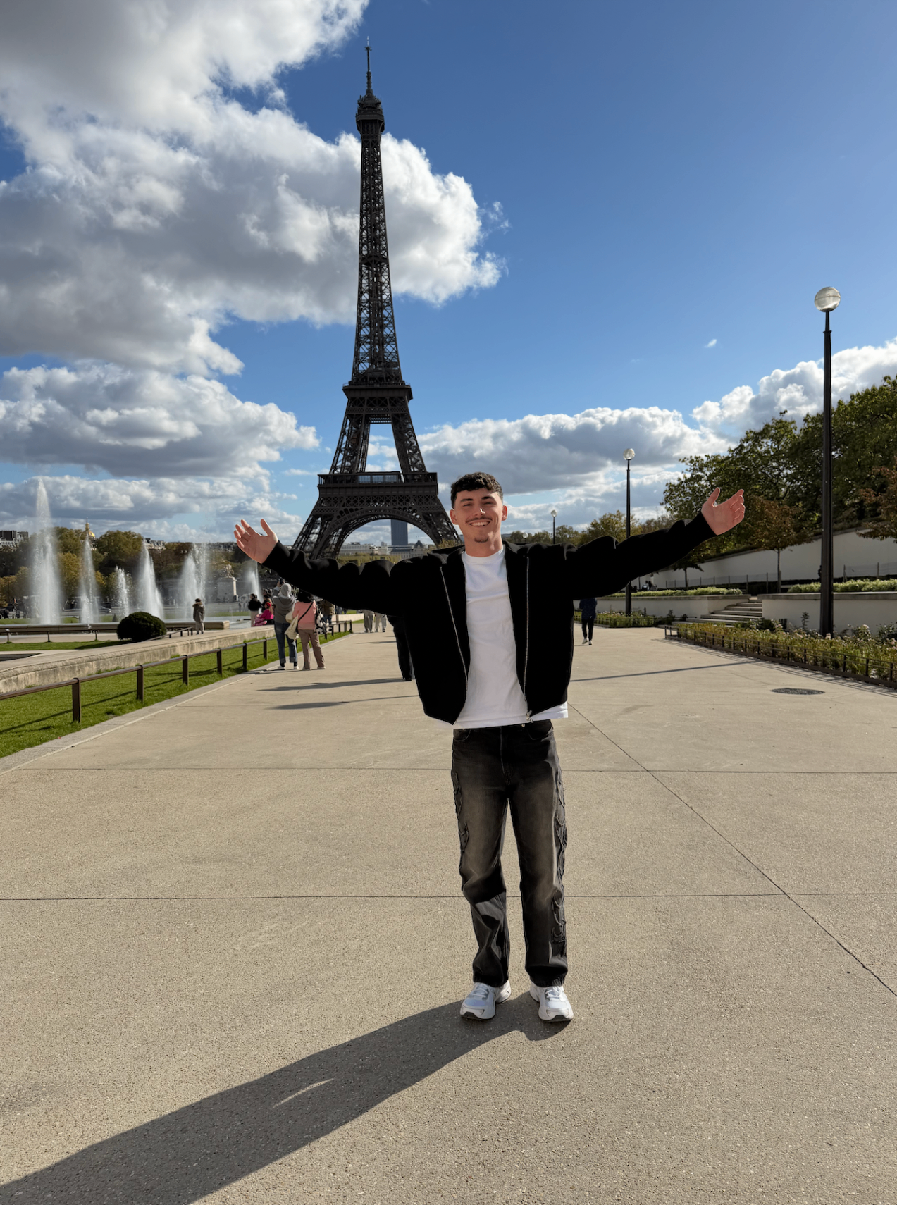 Ed travelling in Paris